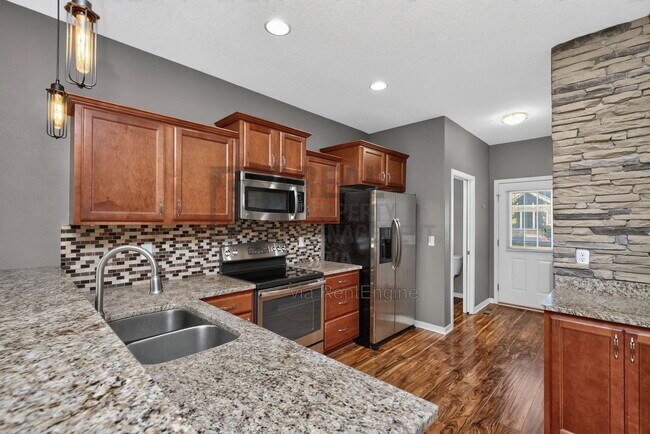 Building Photo - 1651 SW Arlan Dr