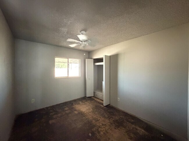Building Photo - 6001 N 62nd Dr