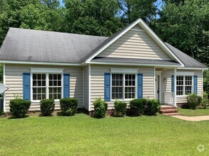 Building Photo - Rental in Nashville NC!!