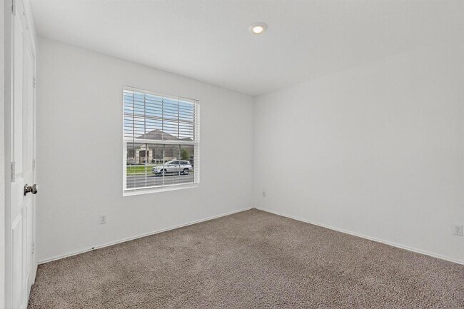 Building Photo - 107 Bear Oak St