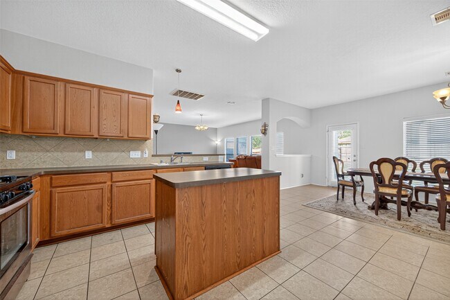 Building Photo - 21583 Rose Mill Dr
