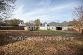 Building Photo - 11036 Lee County Rd 240