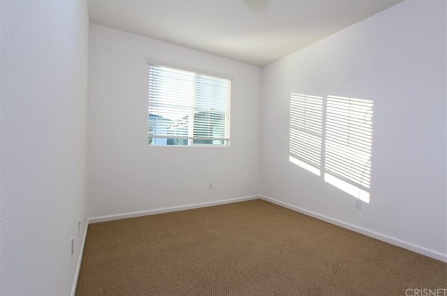 Building Photo - 14903 W Navarre Way