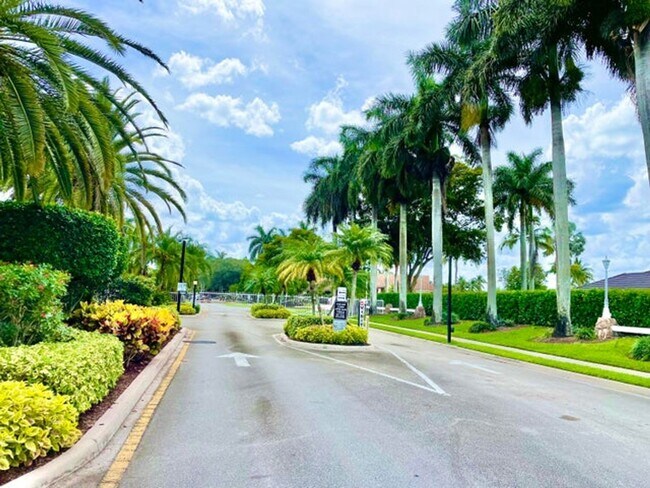 Building Photo - 11933 Waterwood Dr