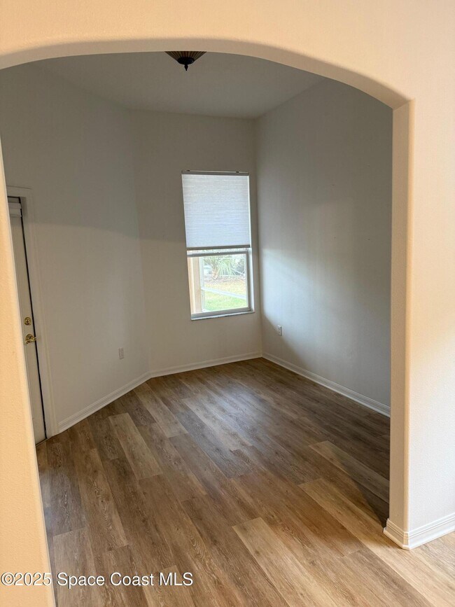 Building Photo - 1427 Grand Isle Blvd