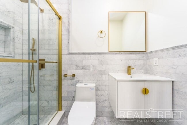 Building Photo - Brand New 3 Bed 3 Bath in Bed Stuy Brownst...