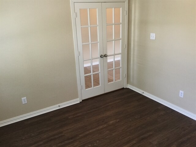 Building Photo - 245 Brookdale Dr