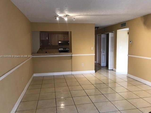 Building Photo - 6960 Miami Gardens Dr
