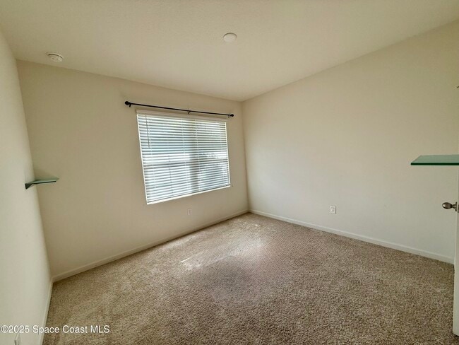 Building Photo - 135 Sorrento Dr