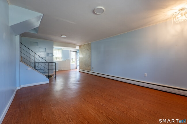 Building Photo - 115 Hilldale Rd