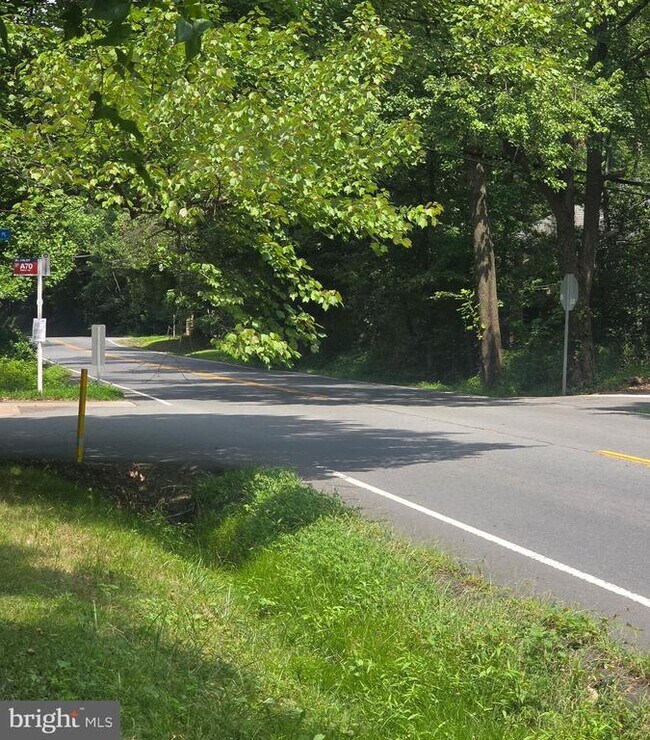 Building Photo - 6513 Old Dominion Dr