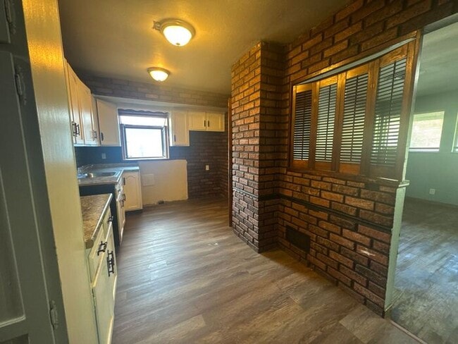 Building Photo - 3 Bedroom, 1 Bath House on Cul De Sac!