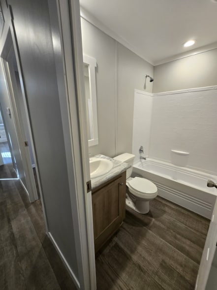 Building Photo - 3000 S 9th Ave