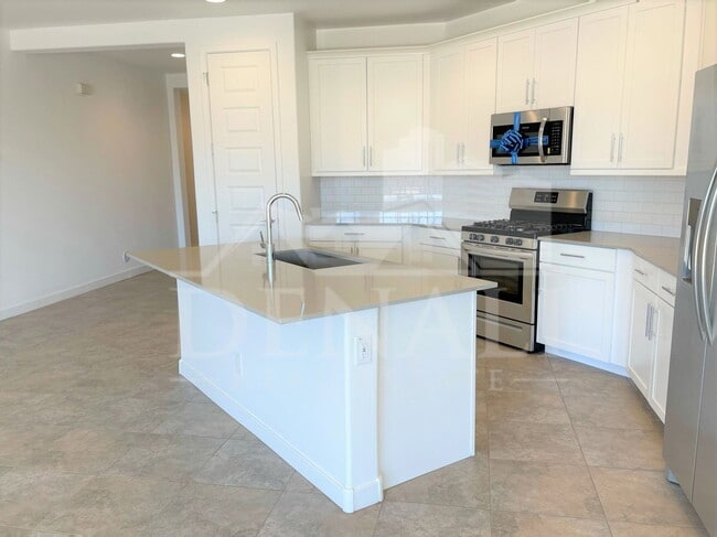 Building Photo - 4622 N 192nd Ln