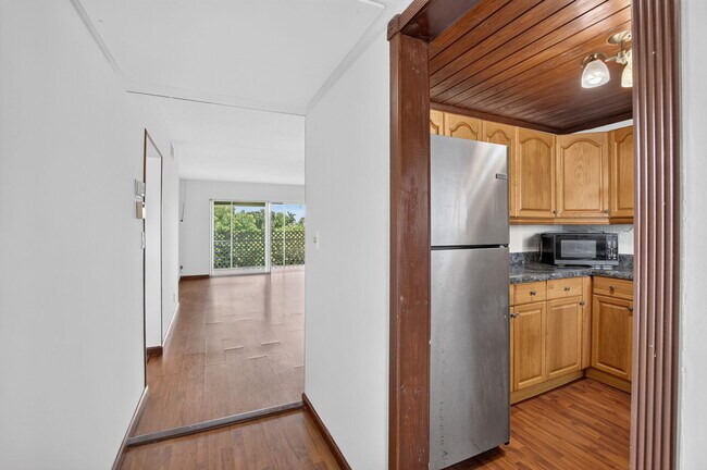 Building Photo - 200 Waterway Dr S