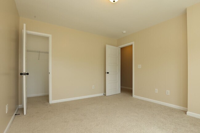 Building Photo - The Landing at Mill Creek community!  Washer / Dryer included