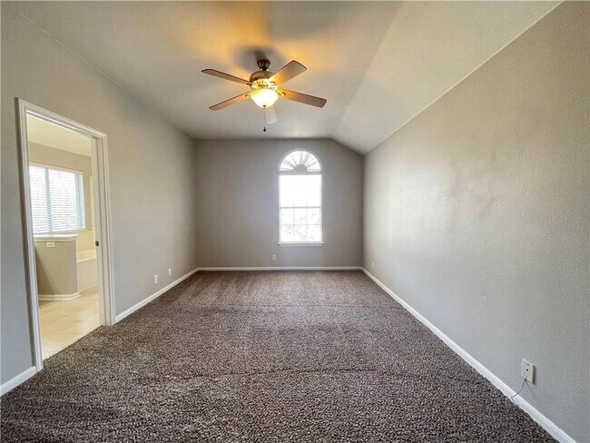 Building Photo - 110 Cotton Creek Way