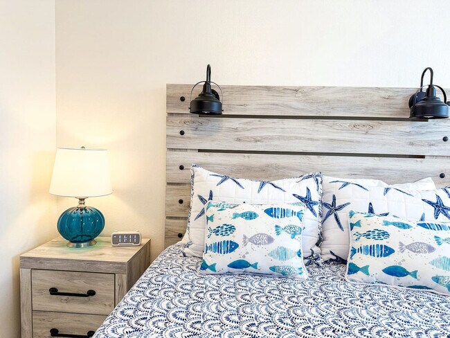 Building Photo - 1775 N Ocean Dr