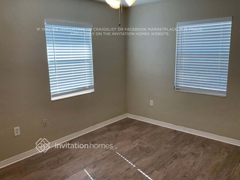 Building Photo - 4504 21st Ave W