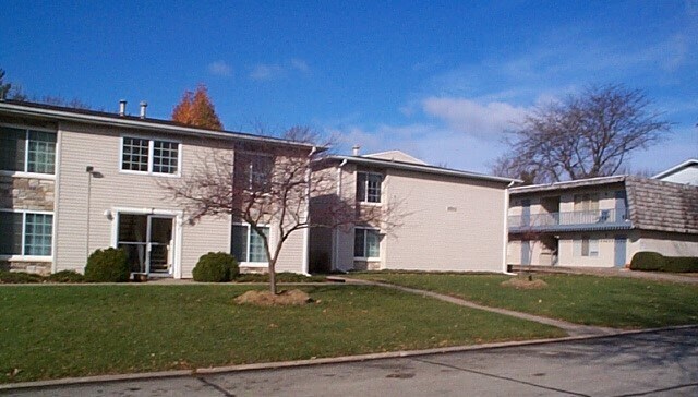 Building Photo - 4501 rushmore Dr NE