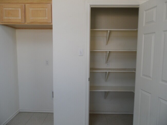 Building Photo - 1501 Sharron Ct