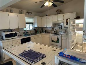 Building Photo - 746 Maderia Ct