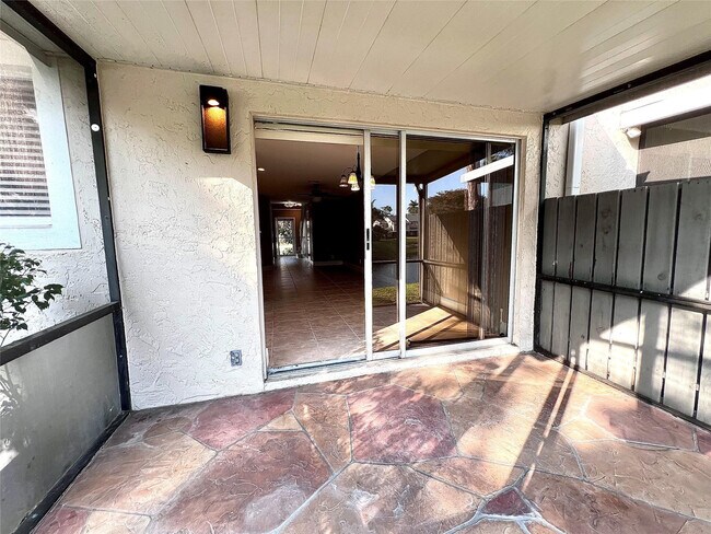 Building Photo - 2246 Discovery Cir W