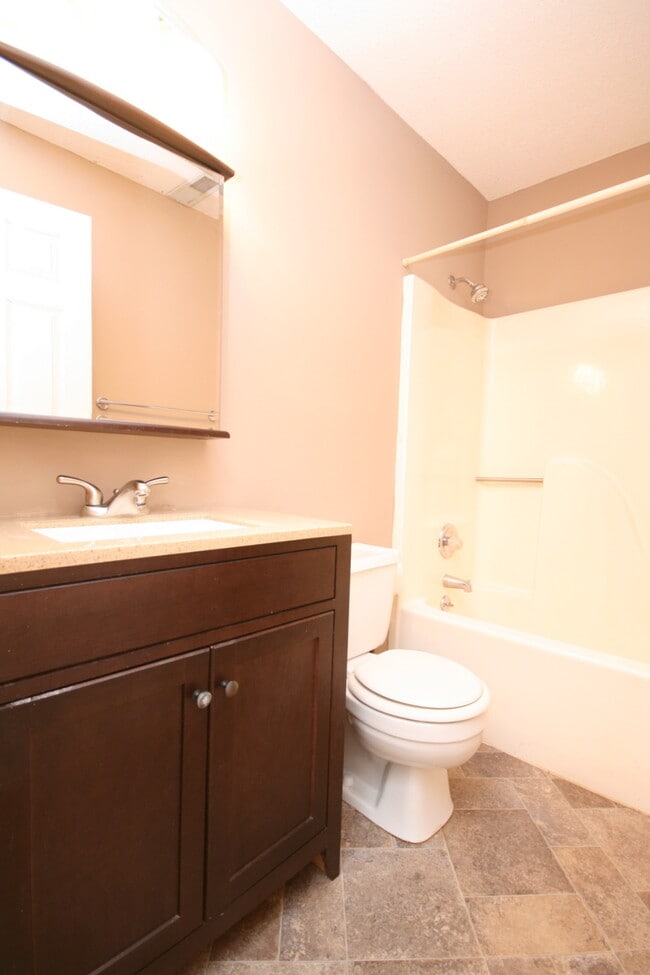 Building Photo - 15125 Balsam Dr SE