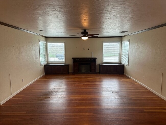 Building Photo - 14733 Jackson Ave