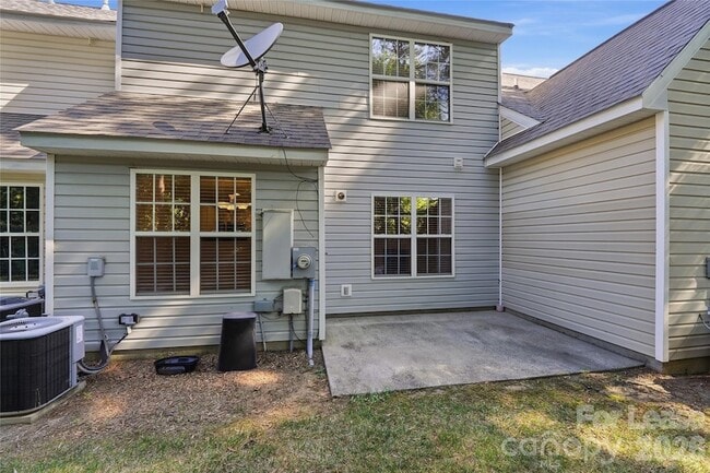 Building Photo - 8144 Christmas Ct