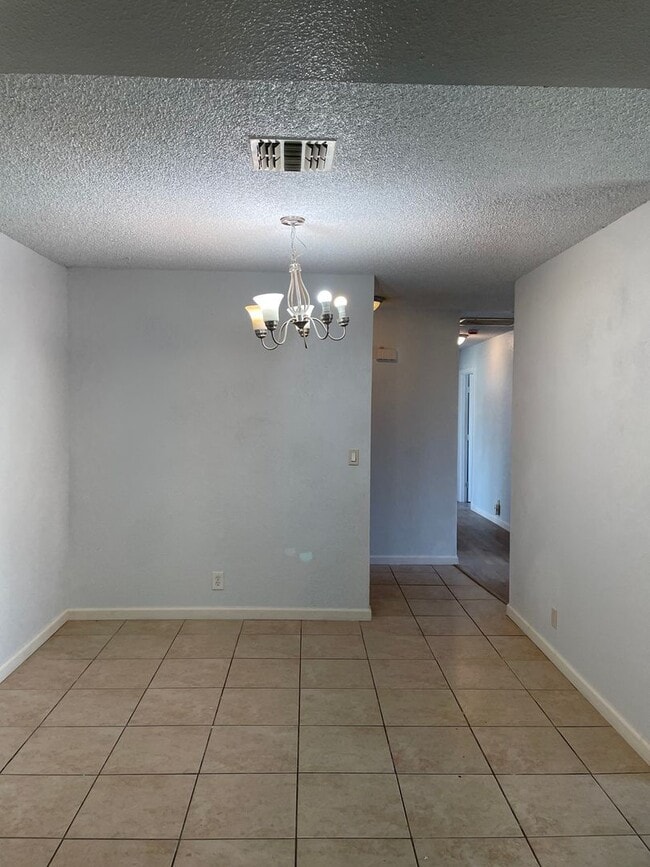 Building Photo - Move-In Ready 4 Bedroom Home!