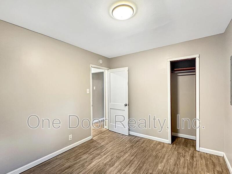 Building Photo - 416 Burbank St