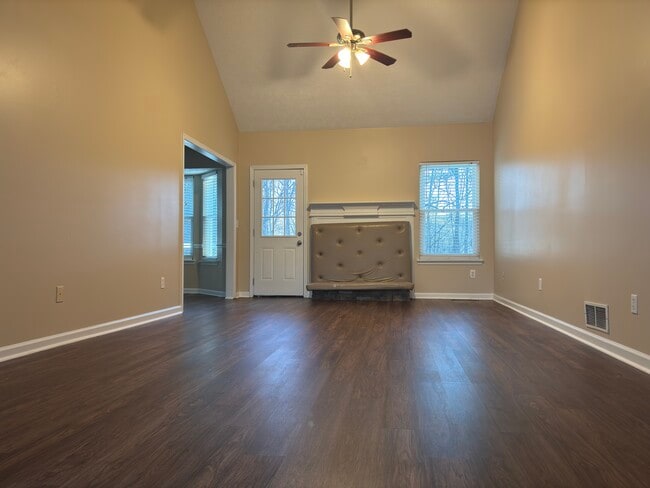 Building Photo - 3410 Camens Ct NE