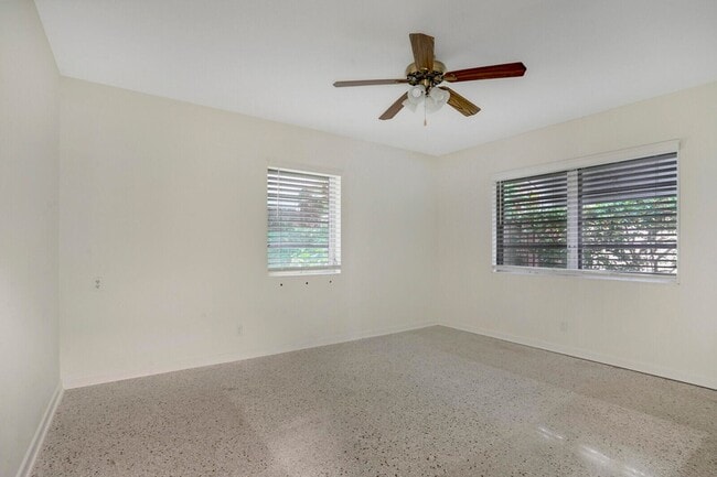 Building Photo - 3410 Poinsettia Ave