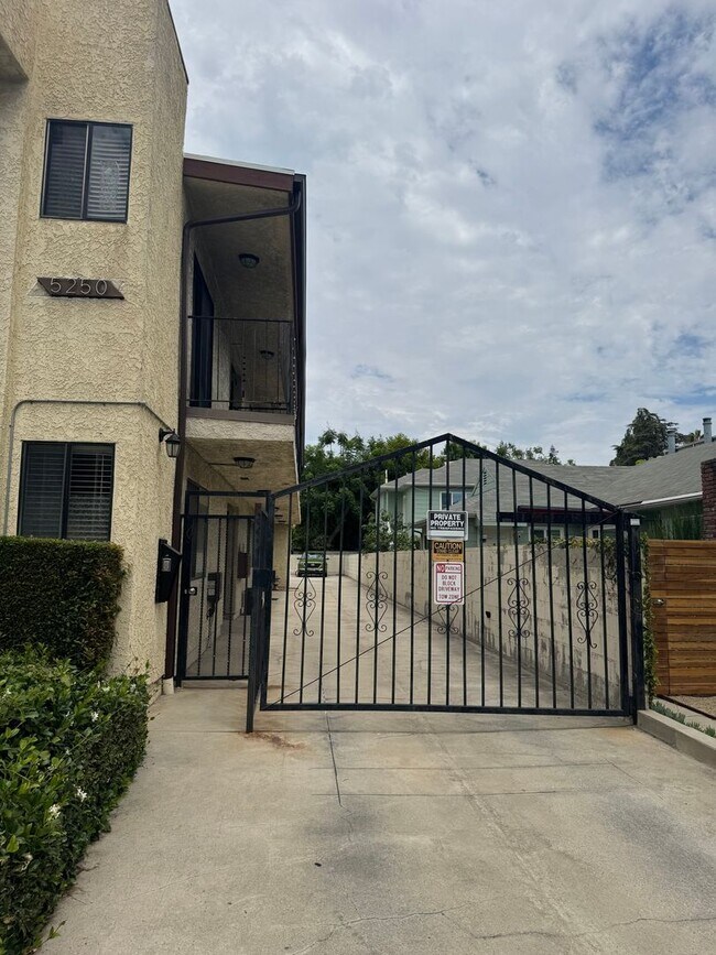 Building Photo - 5250 Bellingham Ave