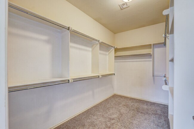 Building Photo - 4 Bedroom South Edmond Home For Rent