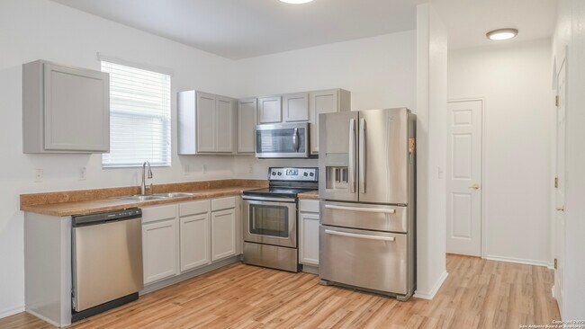 Building Photo - 8823 Mission Brk