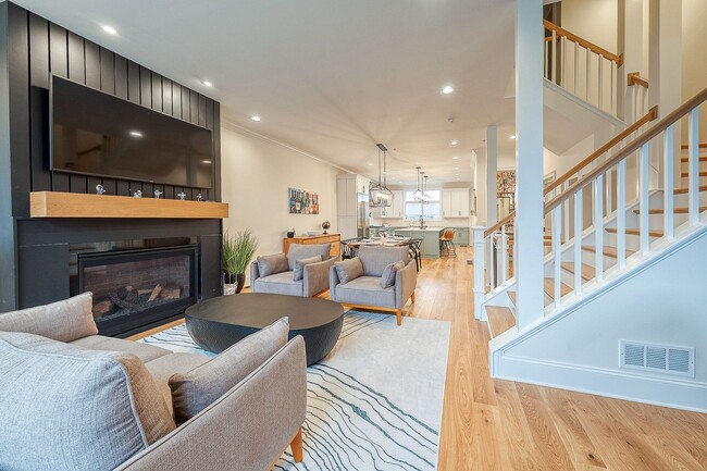 Building Photo - Prime US Open Rental: For those with disce...