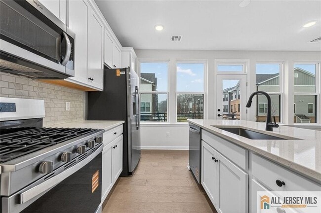 Building Photo - 505 Sadie Cir