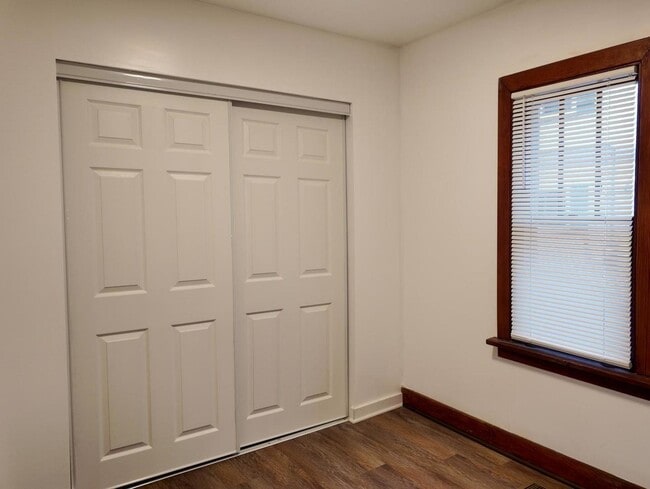 Building Photo - 117 Woodland Dr