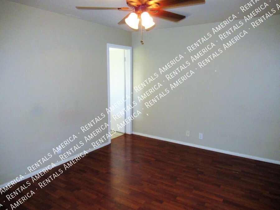 Building Photo - 16557 N 157th Ave