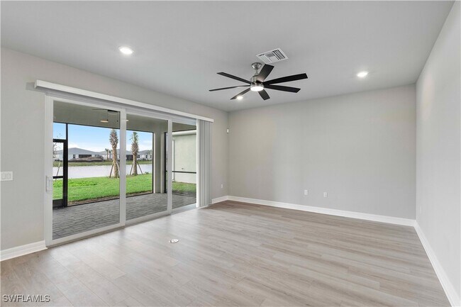 Building Photo - 16420 Seven Lks Ave