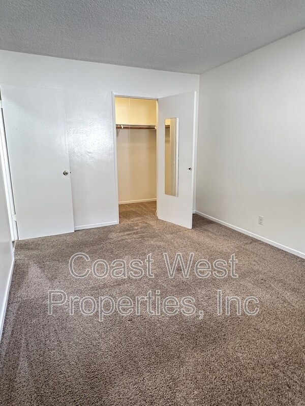 Building Photo - 1810 Broadway St