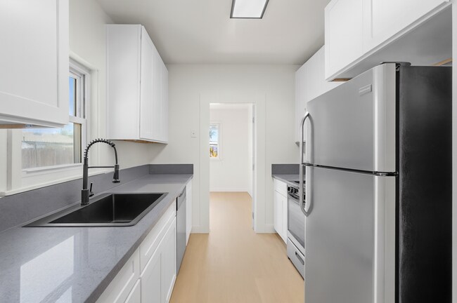 Building Photo - Freshly Remodeled 3 Bed / 2 Bath Home with Large Private Yard