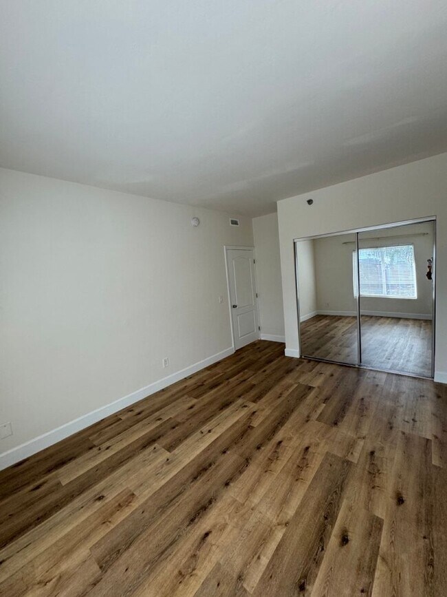 Building Photo - Amazing 4BR/2BA - Condo in the heart of North Park!