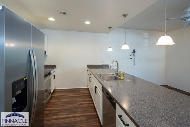 Building Photo - 520 Kunehi St