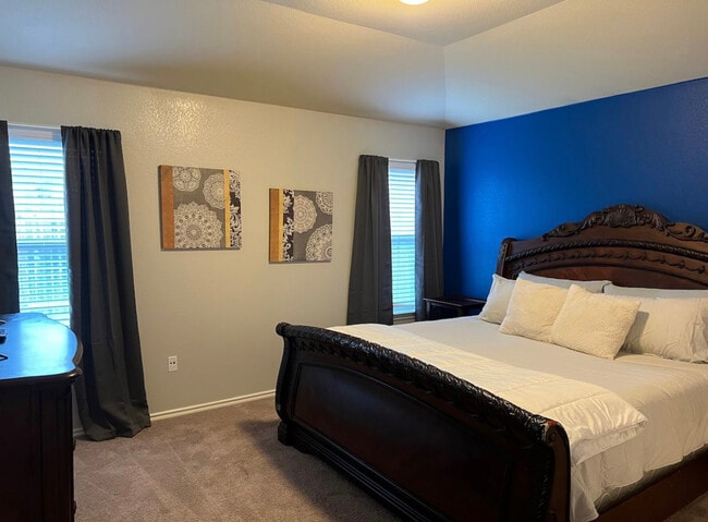 Building Photo - 15110 Walcott Dr