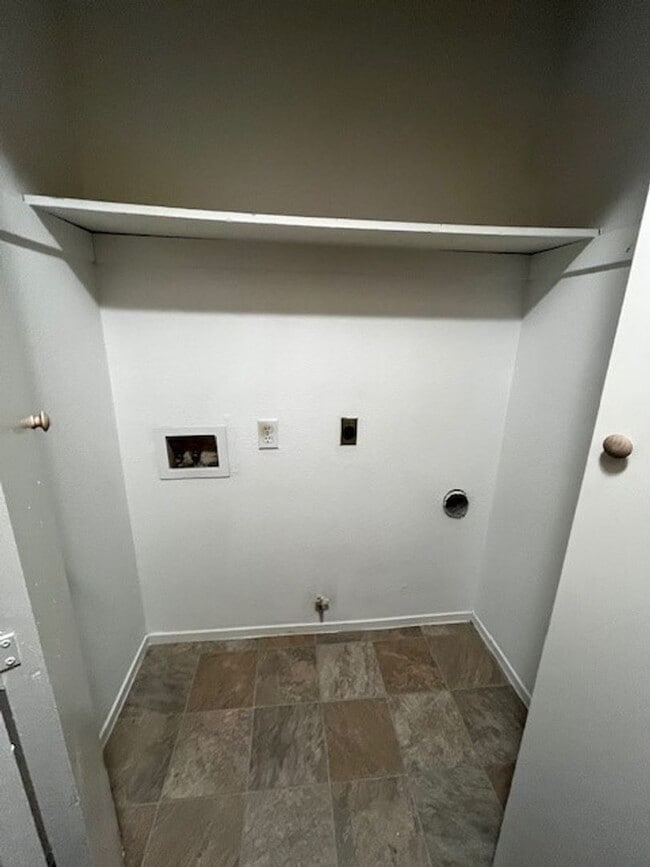 Building Photo - 4204 Cyclone Dr