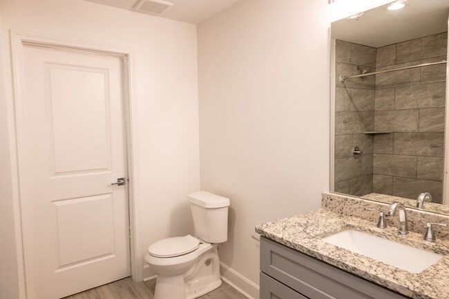 2106 | Bathroom - ArriveKC Condos