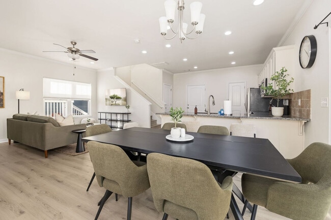 Building Photo - 3813 W Pawnee Rd